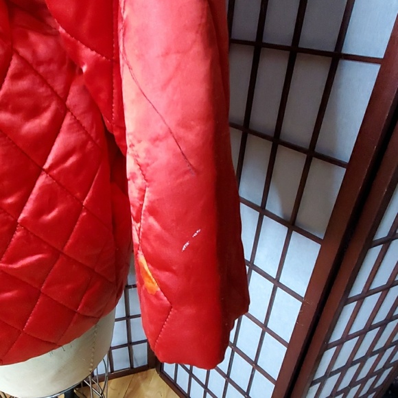 Red jacket - Picture 4 of 4